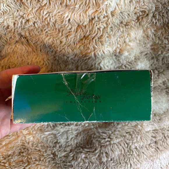 Vintage Currier & Ives Seasons Greetings Bell Shaped 6 Boxed Ornament Set - Picture 5 of 8